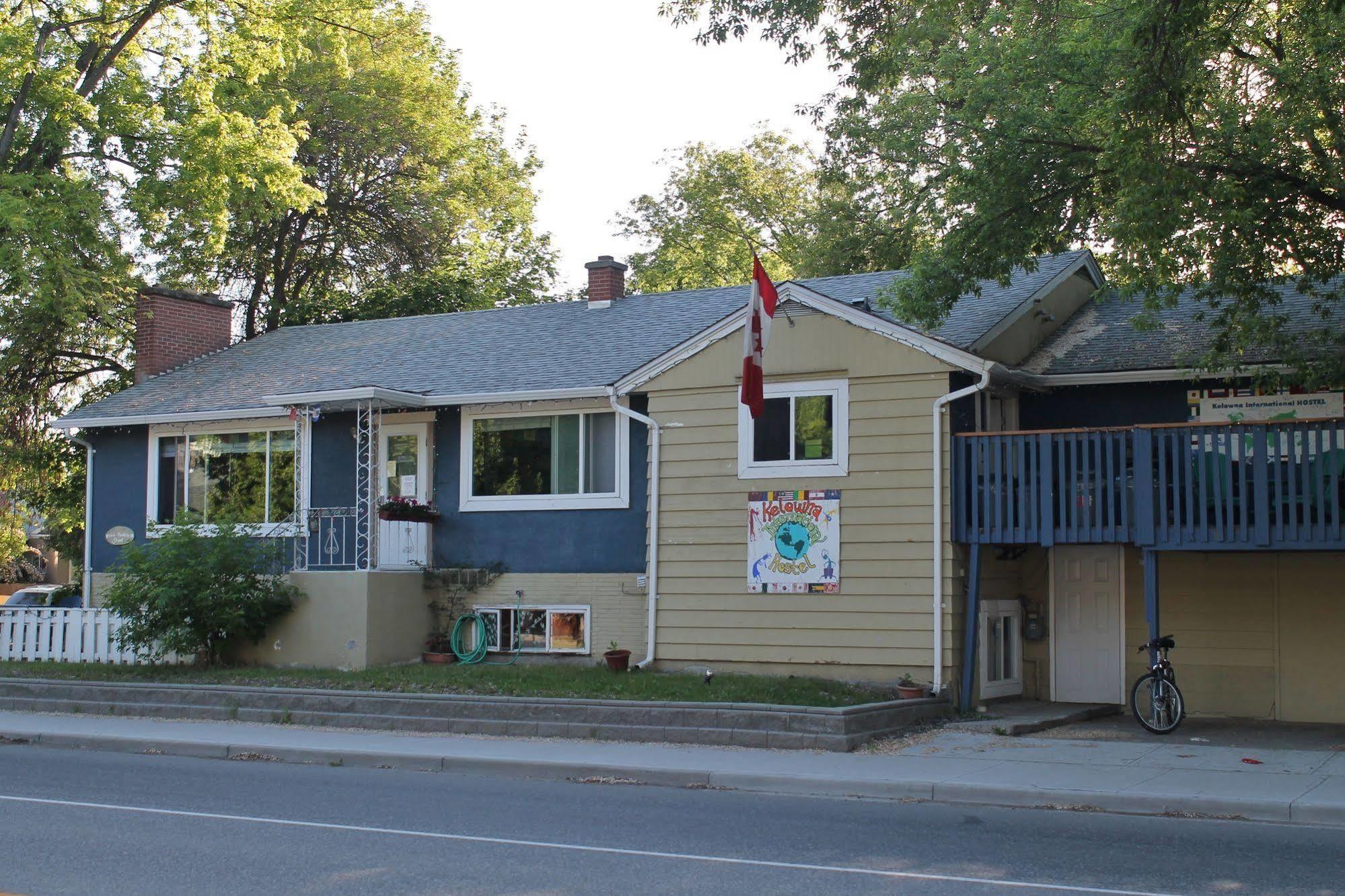 Kelowna International Hostel Exterior photo